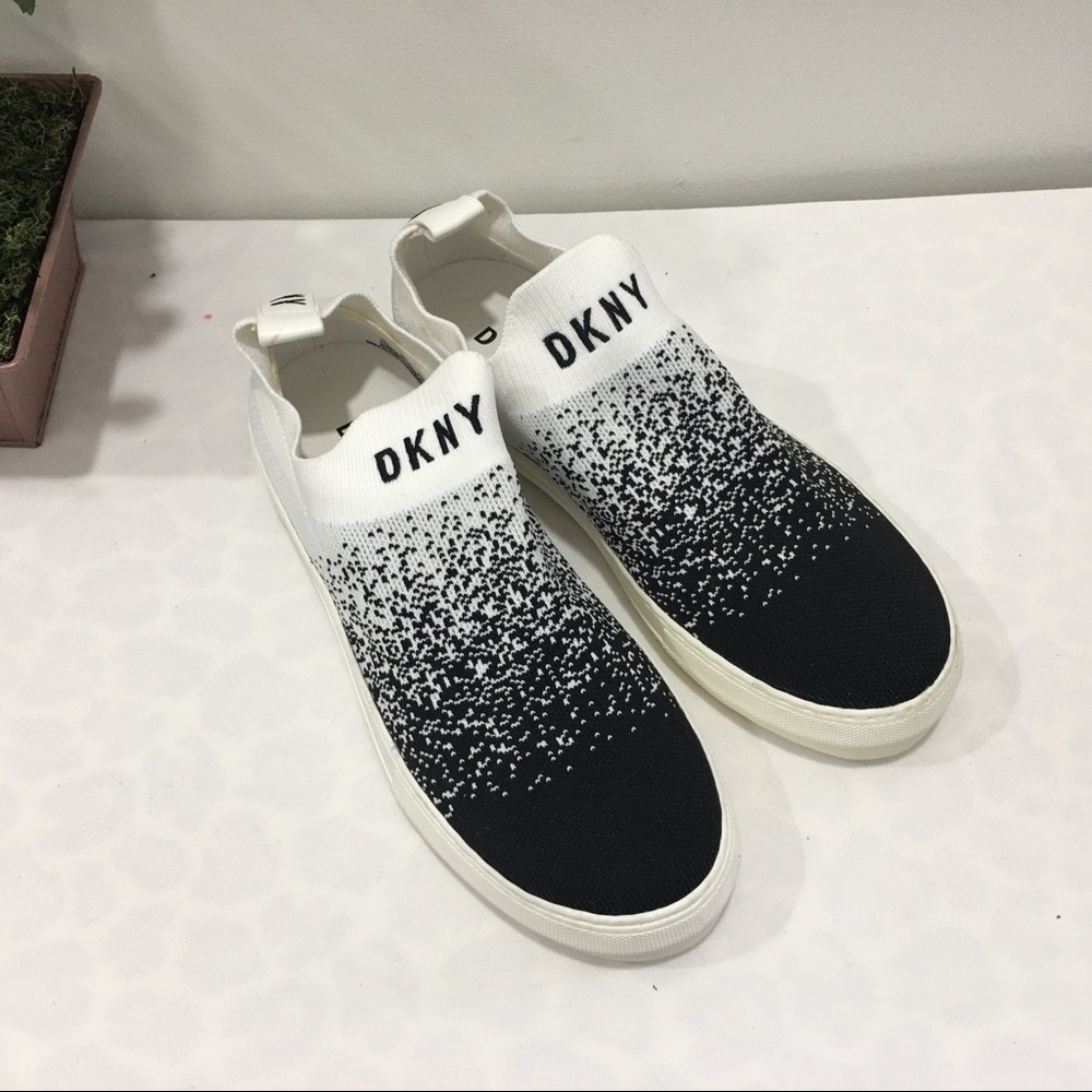 NWOT DKNY slip on sneaker size 7 - Picture 3 of 9